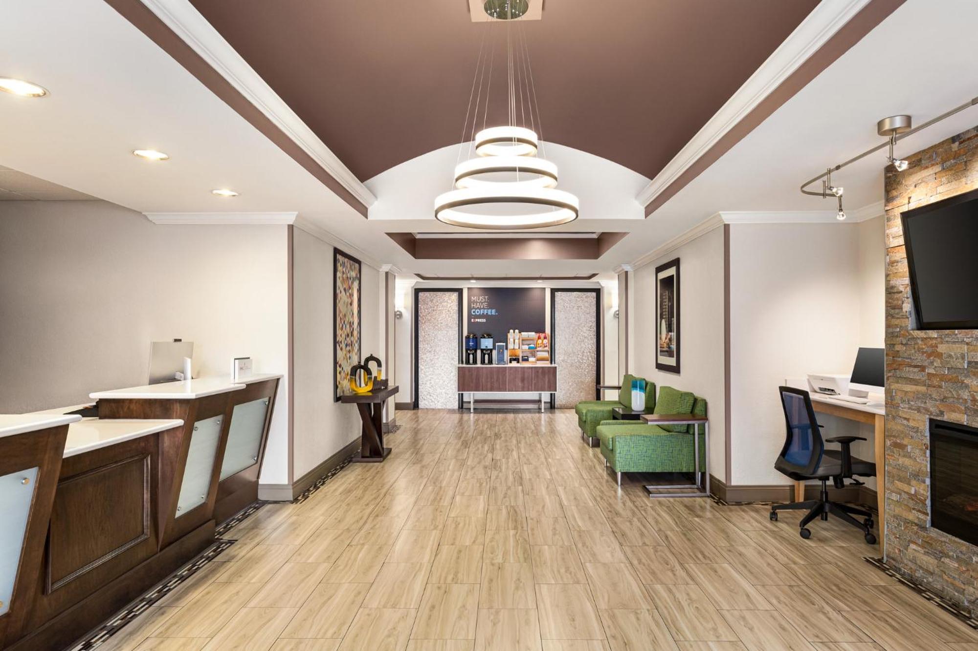 Holiday Inn Express Hotel & Suites Live Oak By Ihg Exterior foto